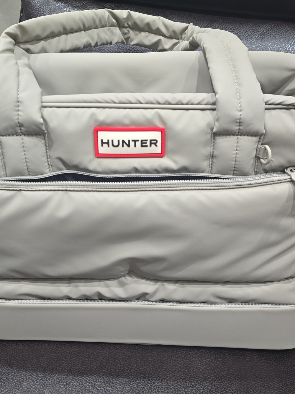 Hunter Men's Padded Tote Bag in Light Gray